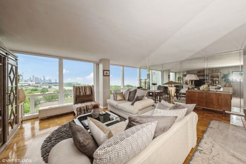 Tiny photo for 601 E 32nd Street #PH5, Chicago, IL 60616 (MLS # 12401334)