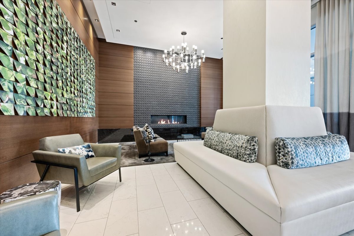 1201 S Prairie Avenue 1703