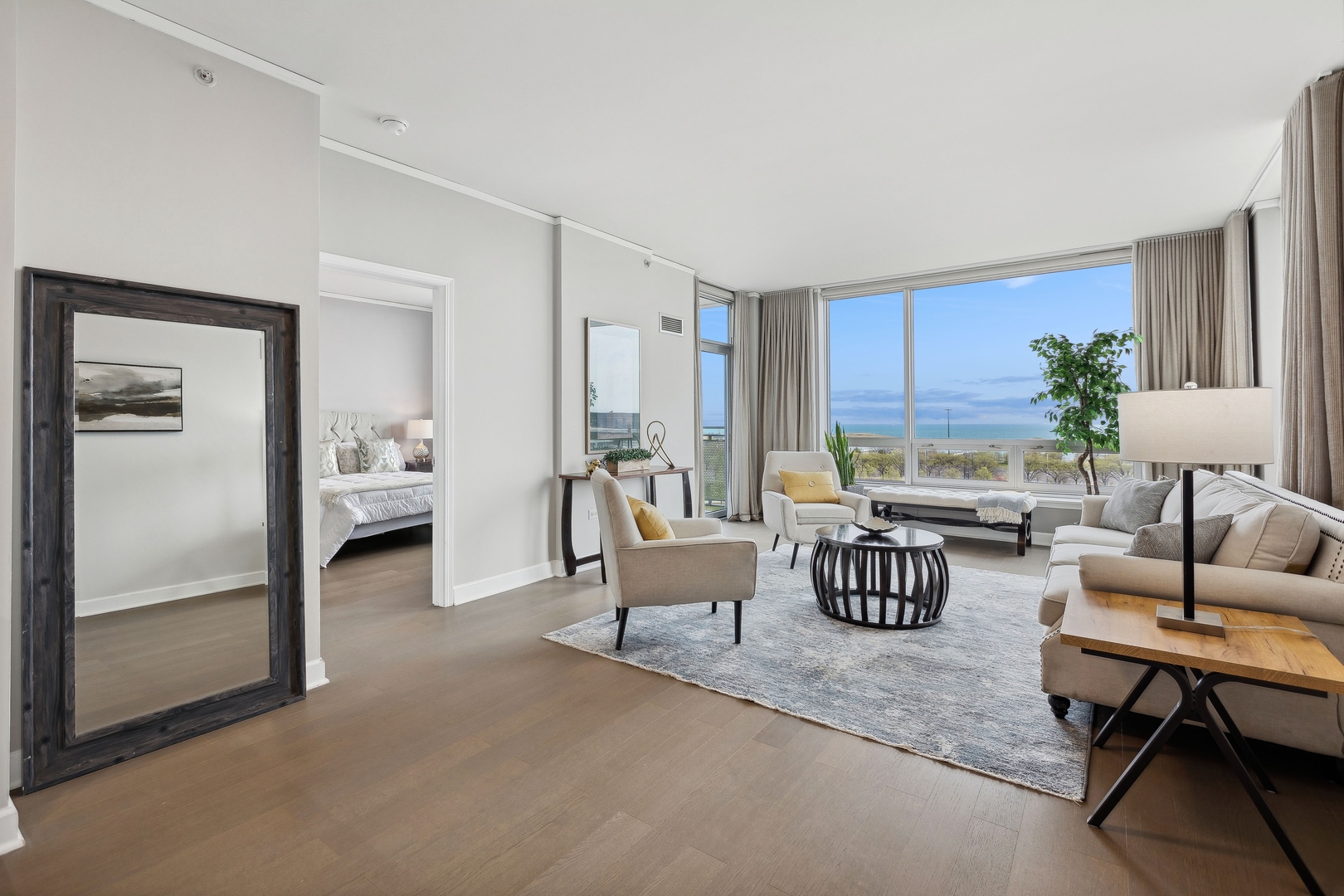 1901 S Calumet Avenue 2806