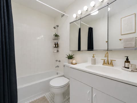 Tiny photo for 5415 N Sheridan Road #5015, Chicago, IL 60640 (MLS # 12706648)