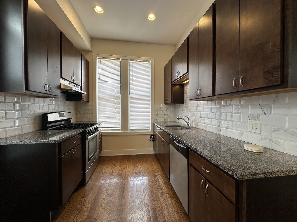 1513 N california Avenue 3R