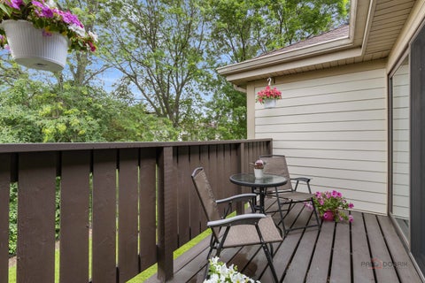 Tiny photo for 823 E Coach Road #6, Palatine, IL 60074 (MLS # 12672846)