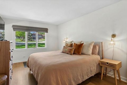 Tiny photo for 840 Hawthorne Drive, Naperville, IL 60540 (MLS # 12638266)
