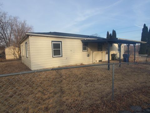 Photo of 2725 W 49th Street, Davenport, IA 52806 (MLS # 12562499)