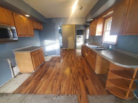 Tiny photo for 2725 W 49th Street, Davenport, IA 52806 (MLS # 12562499)