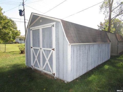 Tiny photo for 304 APRIL Avenue, Carmi, IL 62821 (MLS # EB459968)