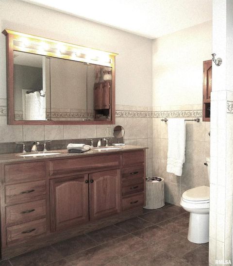 Tiny photo for 304 APRIL Avenue, Carmi, IL 62821 (MLS # EB459968)