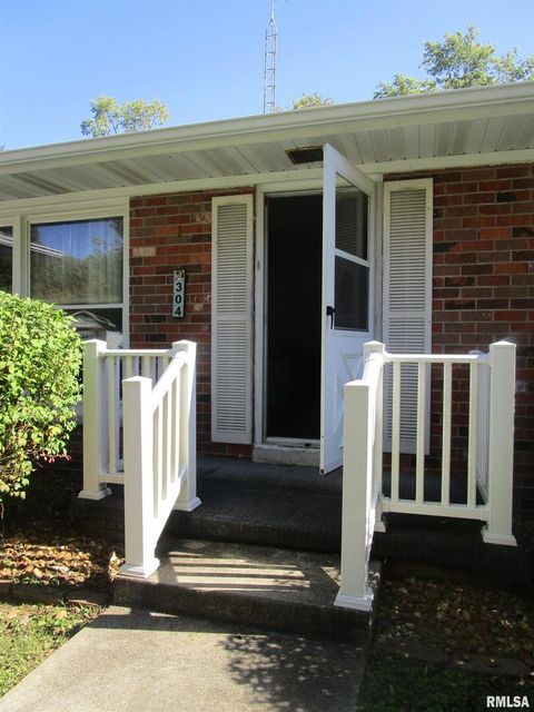 Tiny photo for 304 APRIL Avenue, Carmi, IL 62821 (MLS # EB459968)