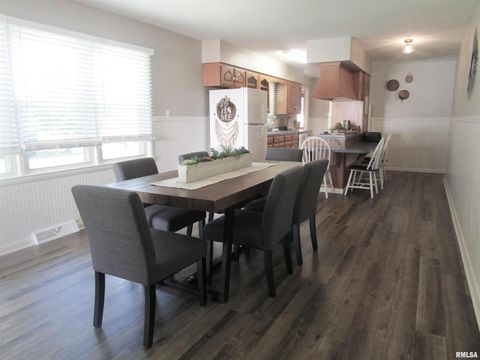 Tiny photo for 304 APRIL Avenue, Carmi, IL 62821 (MLS # EB459968)