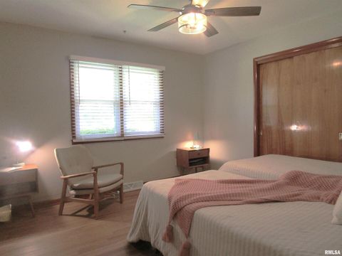 Tiny photo for 304 APRIL Avenue, Carmi, IL 62821 (MLS # EB459968)