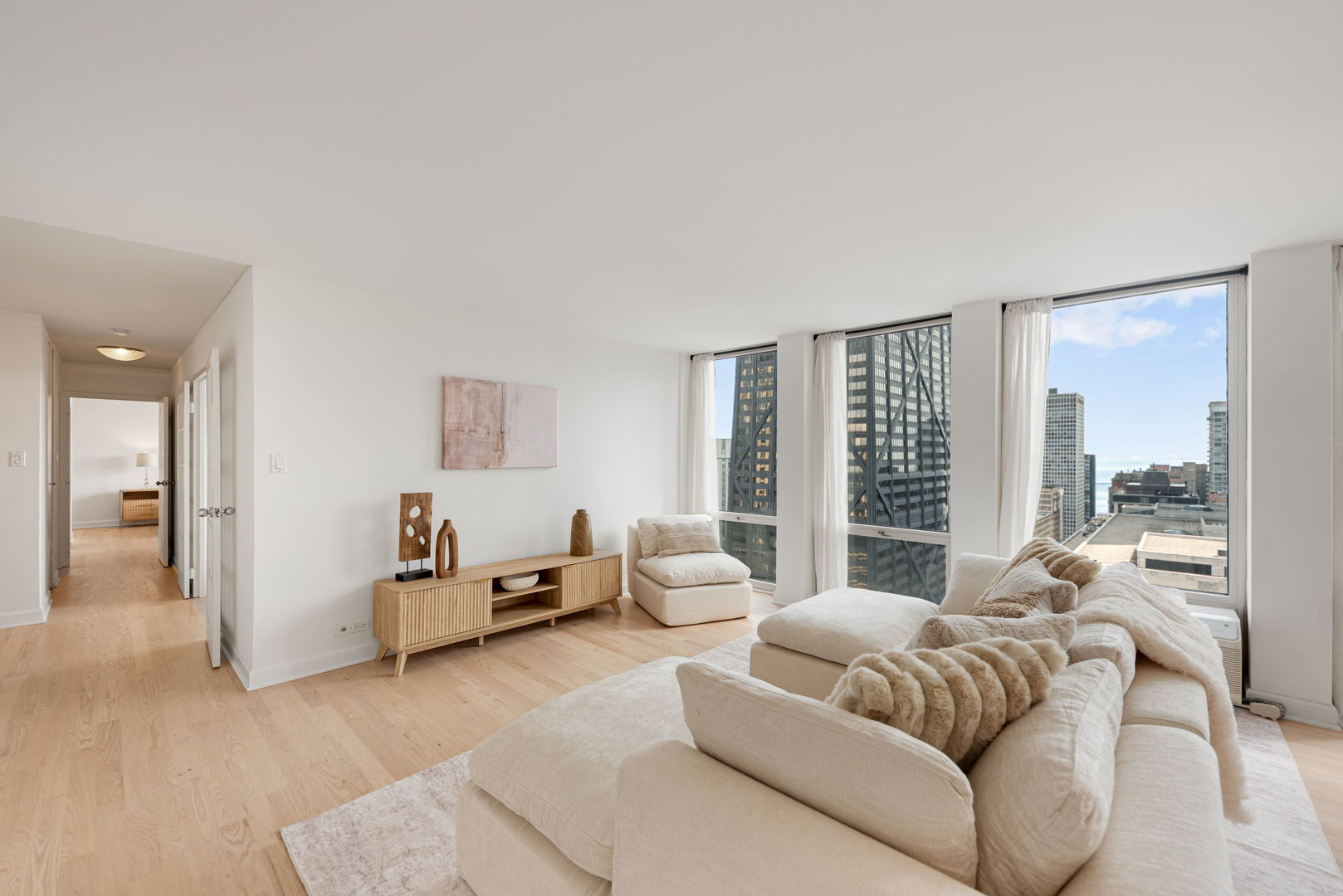 111 E CHESTNUT Street 30C