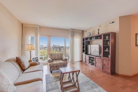 Tiny photo for 2260 S Grace Street #402, Lombard, IL 60148 (MLS # 12496237)