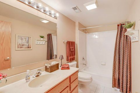 Tiny photo for 2260 S Grace Street #402, Lombard, IL 60148 (MLS # 12496237)