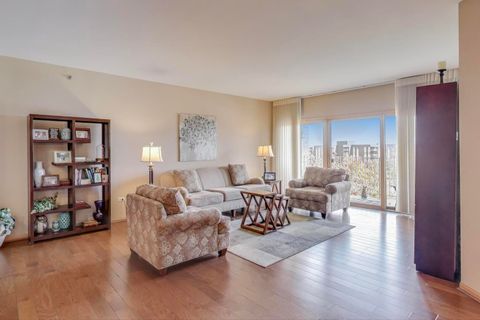 Tiny photo for 2260 S Grace Street #402, Lombard, IL 60148 (MLS # 12496237)