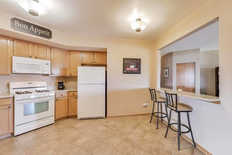 Tiny photo for 2260 S Grace Street #402, Lombard, IL 60148 (MLS # 12496237)