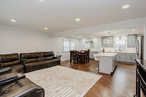 Tiny photo for 1403 S Robert Drive, Mount Prospect, IL 60056 (MLS # 12593571)