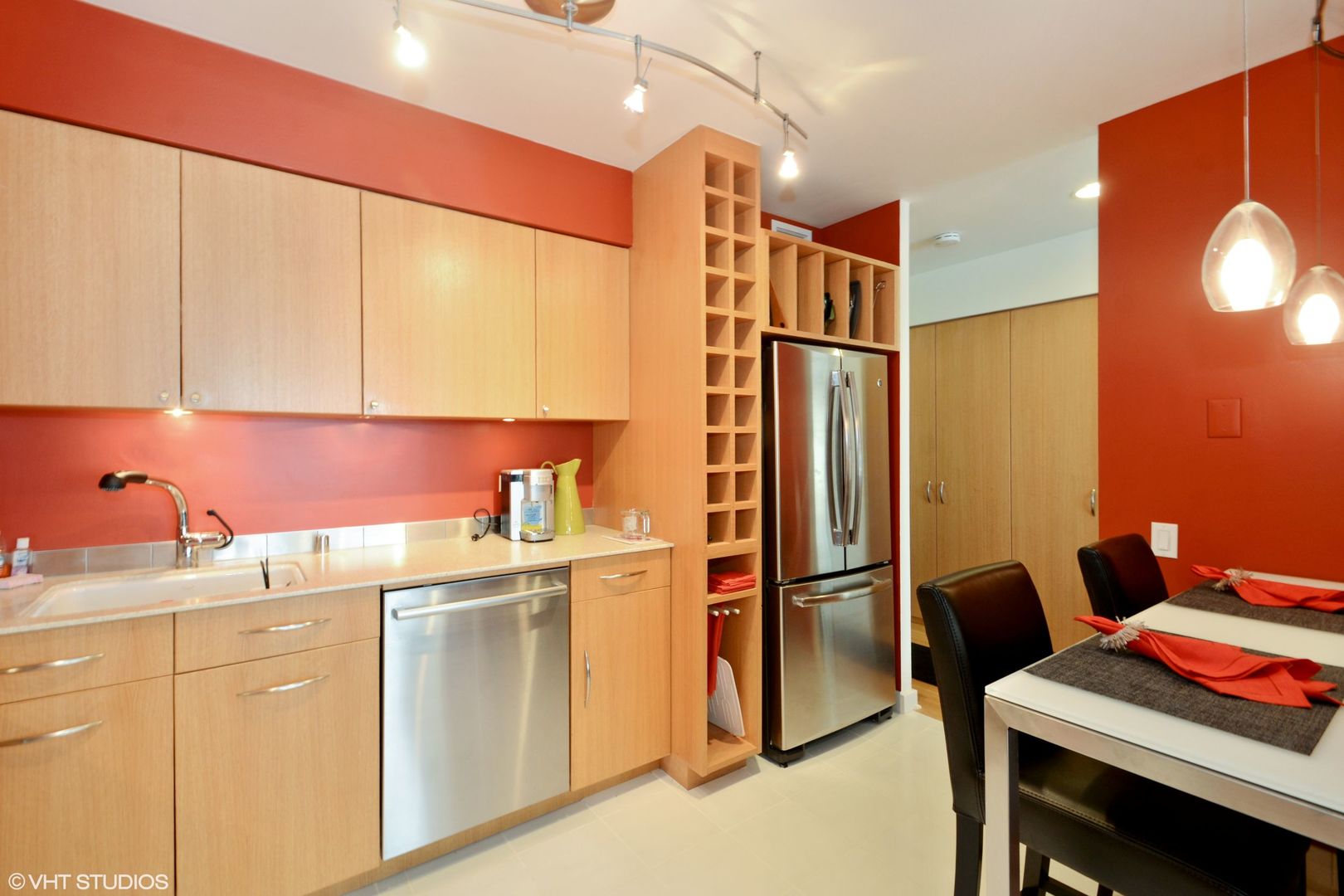 260 E Chestnut Street 2603