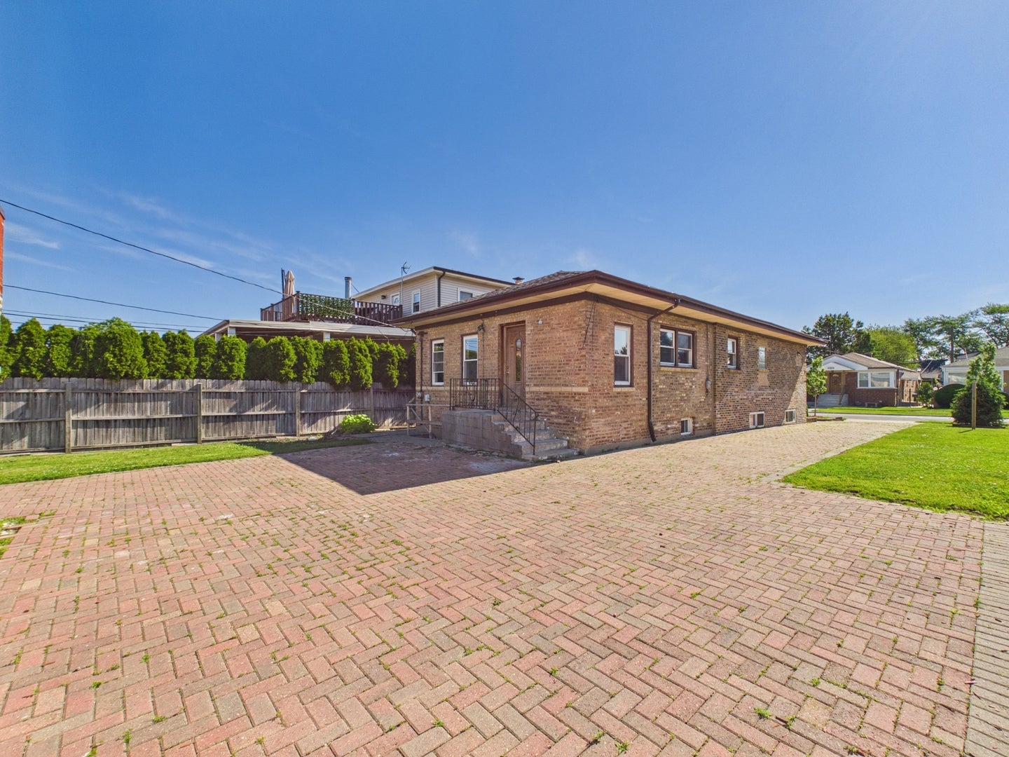 2716 N 75th Court