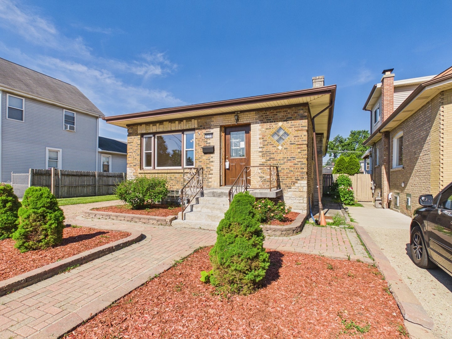 2716 N 75th Court