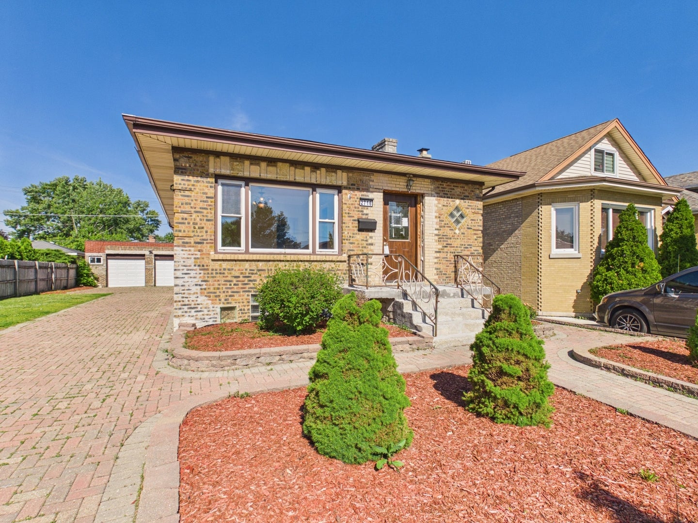 2716 N 75th Court