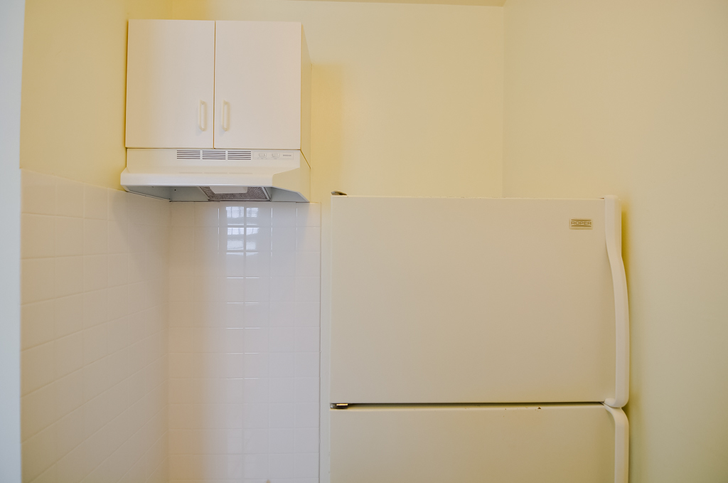 4241 N KENMORE Avenue G6