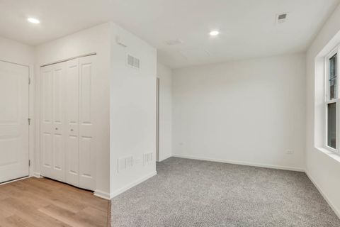 Tiny photo for 445 Lakeshore Court, St. Charles, IL 60174 (MLS # 12508134)