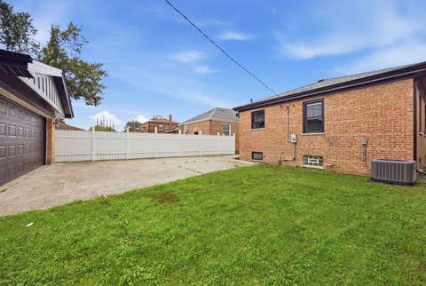 Tiny photo for 9243 S Francisco Avenue, Evergreen Park, IL 60805 (MLS # 12733358)