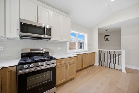 Tiny photo for 9243 S Francisco Avenue, Evergreen Park, IL 60805 (MLS # 12733358)