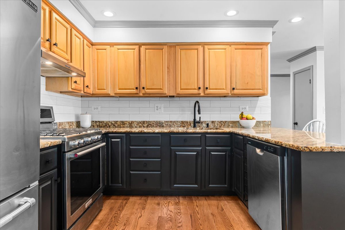 921 Harlem Avenue 16