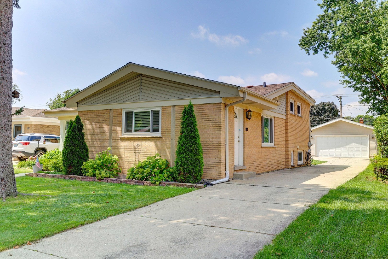 2534 Kensington Avenue