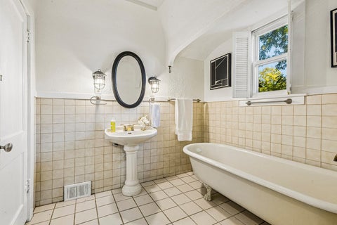 Tiny photo for 217 Prairie Avenue, Libertyville, IL 60048 (MLS # 12780560)