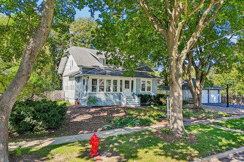 Tiny photo for 217 Prairie Avenue, Libertyville, IL 60048 (MLS # 12780560)