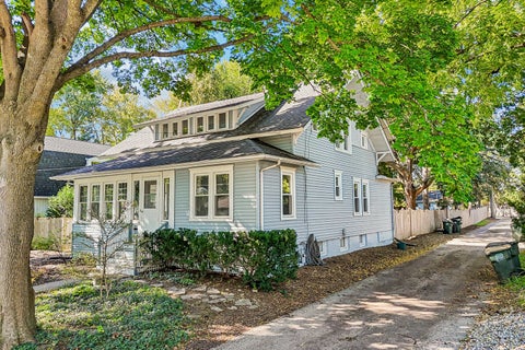 Tiny photo for 217 Prairie Avenue, Libertyville, IL 60048 (MLS # 12780560)