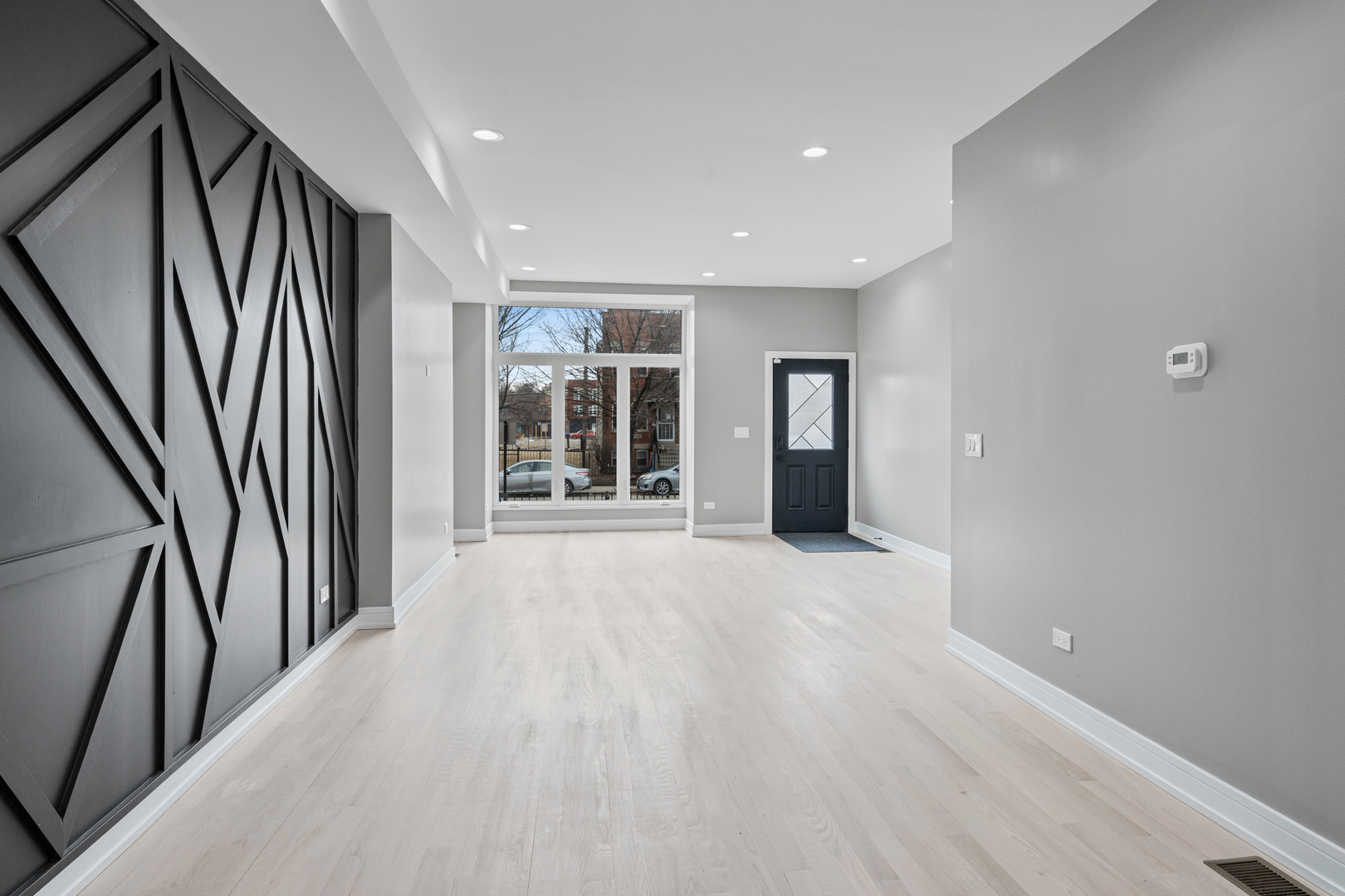 2816 W Warren Boulevard