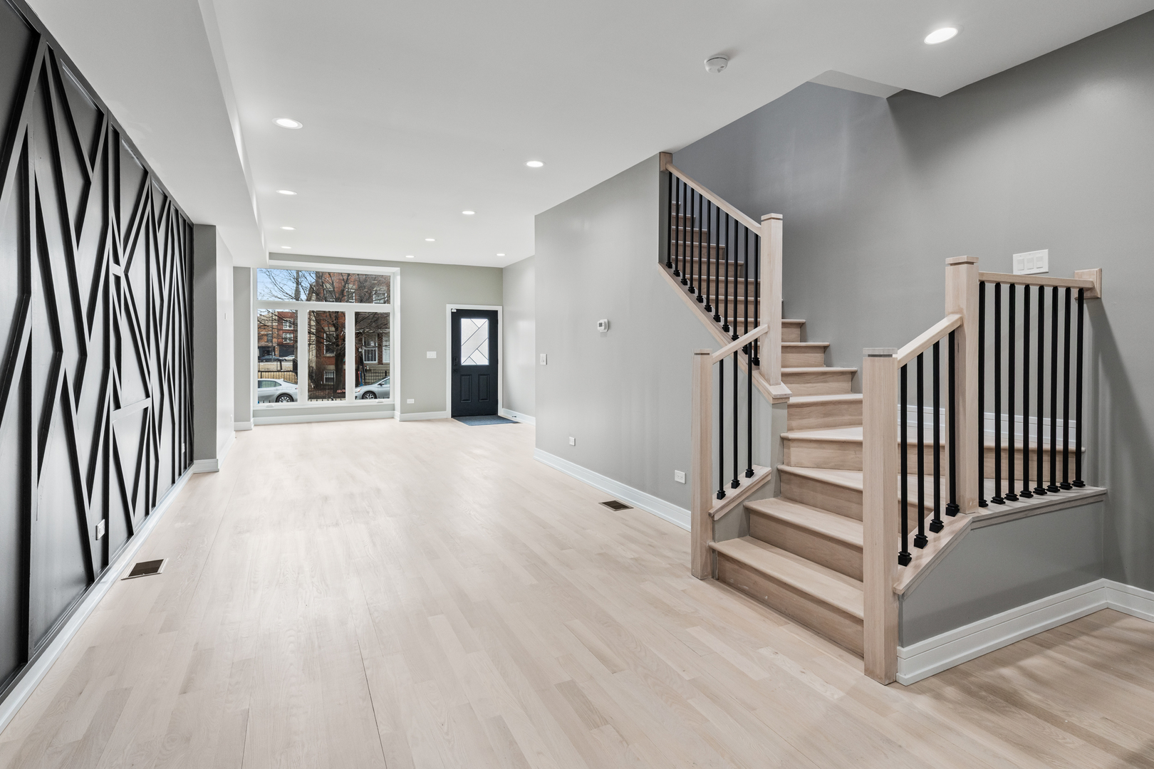 2816 W Warren Boulevard