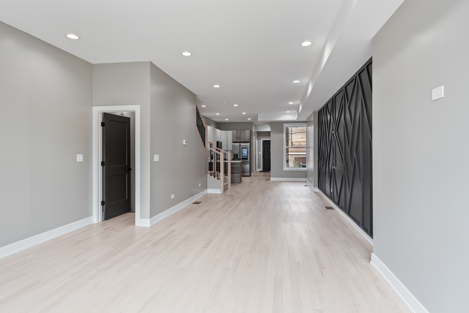 2816 W Warren Boulevard