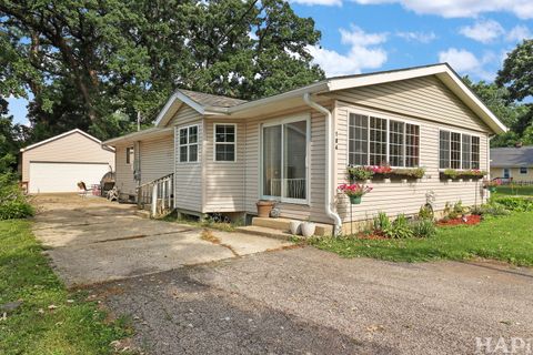 104 Oak Knoll Drive Lake Villa IL 60046