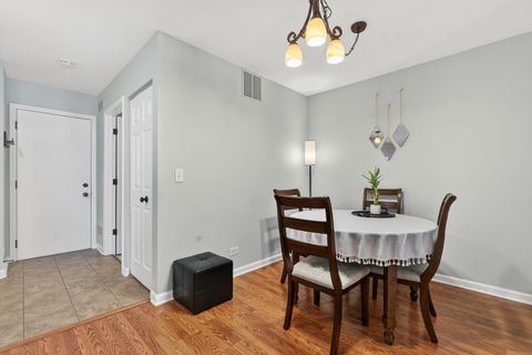 Tiny photo for 244 Steeplechase Court, Schaumburg, IL 60173 (MLS # 12587637)