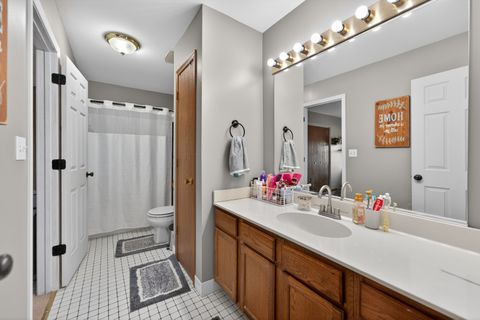 Tiny photo for 842 N Tamarac Boulevard, Addison, IL 60101 (MLS # 12604037)