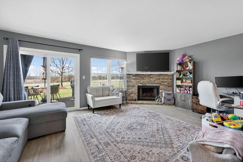 Tiny photo for 842 N Tamarac Boulevard, Addison, IL 60101 (MLS # 12604037)