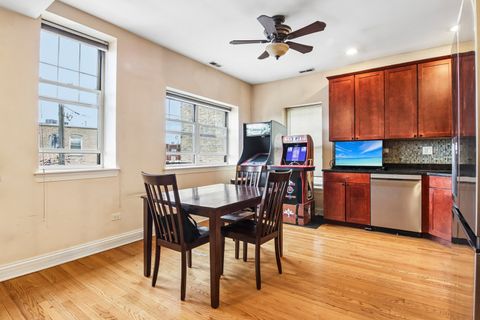 Tiny photo for 1623 W North Shore Avenue #3, Chicago, IL 60626 (MLS # 12627594)