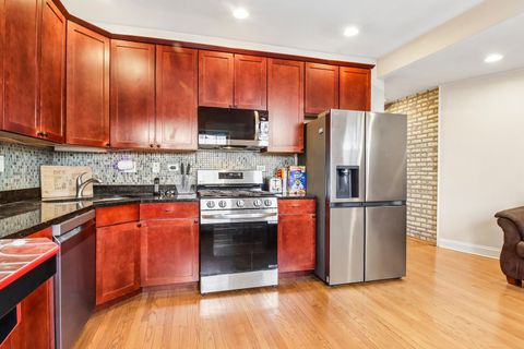 Tiny photo for 1623 W North Shore Avenue #3, Chicago, IL 60626 (MLS # 12627594)