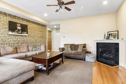 Tiny photo for 1623 W North Shore Avenue #3, Chicago, IL 60626 (MLS # 12627594)