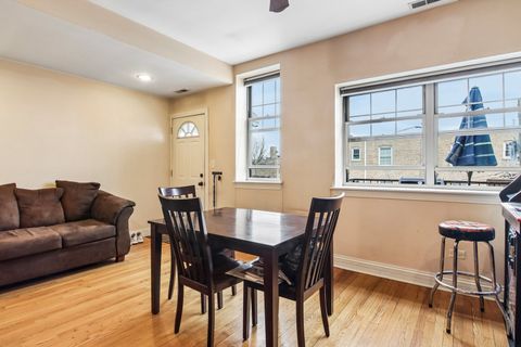 Tiny photo for 1623 W North Shore Avenue #3, Chicago, IL 60626 (MLS # 12627594)