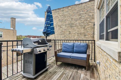 Tiny photo for 1623 W North Shore Avenue #3, Chicago, IL 60626 (MLS # 12627594)