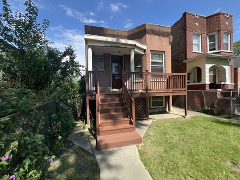 Photo of 4632 W ADAMS Street, Chicago, IL 60644 (MLS # 12796348)