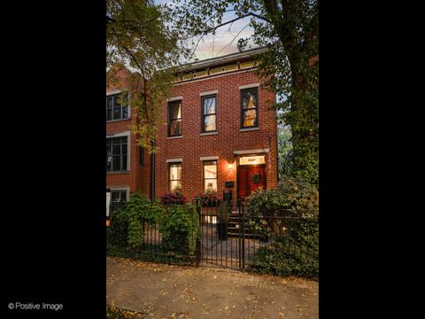 Tiny photo for 823 S Oakley Boulevard, Chicago, IL 60612 (MLS # 12508120)