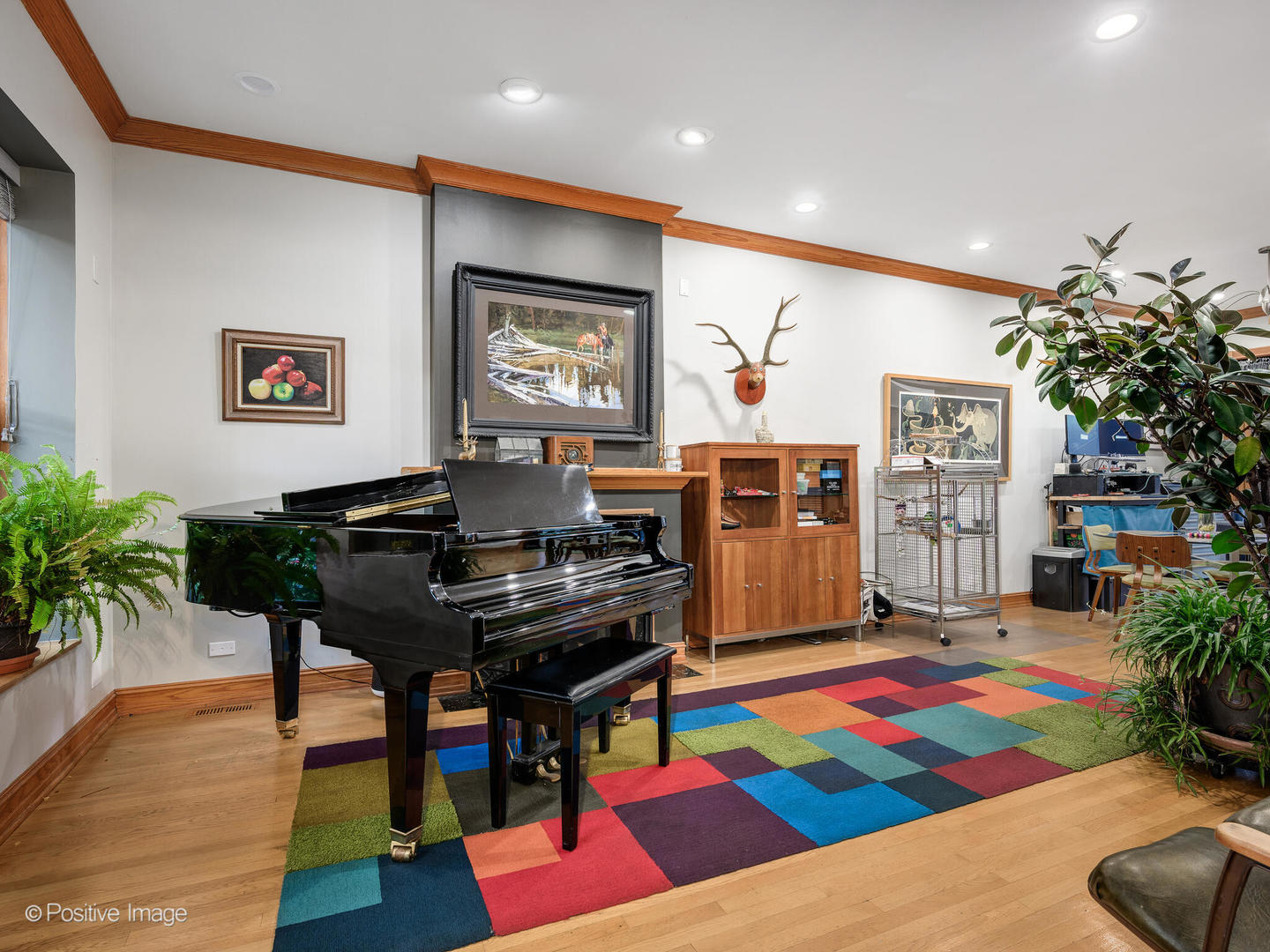 823 S Oakley Boulevard