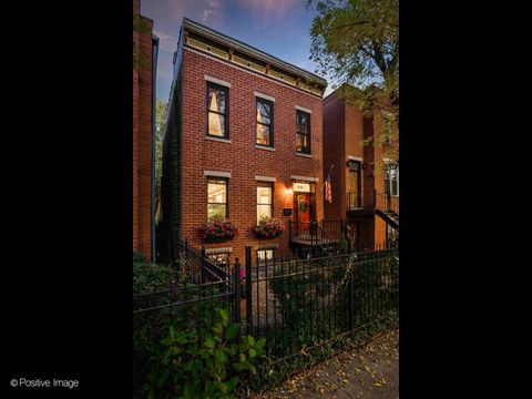 Tiny photo for 823 S Oakley Boulevard, Chicago, IL 60612 (MLS # 12508120)