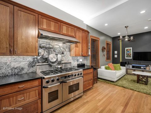Tiny photo for 823 S Oakley Boulevard, Chicago, IL 60612 (MLS # 12508120)